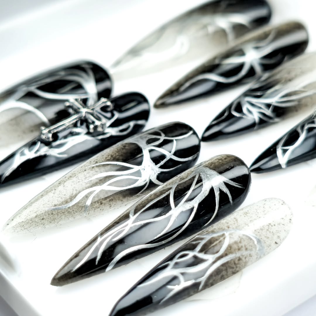 Press on Nails - Aura