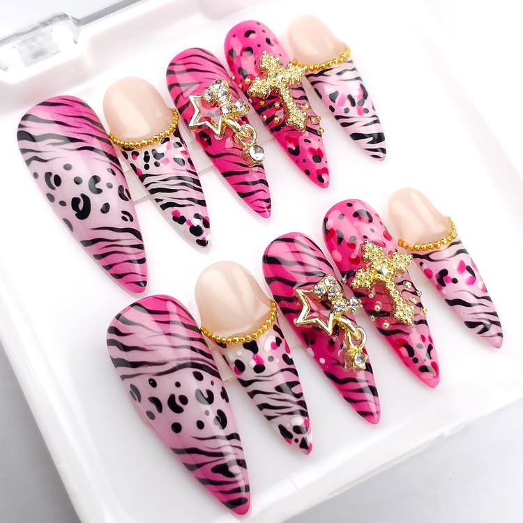 Press on Nails - Savage