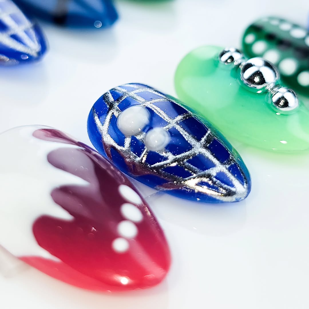 Press on Nails - Neon Grid